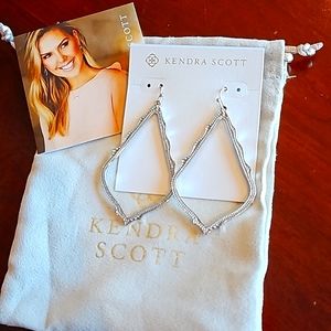 Kendra Scott Sophee Silver Earrings. Beautiful!